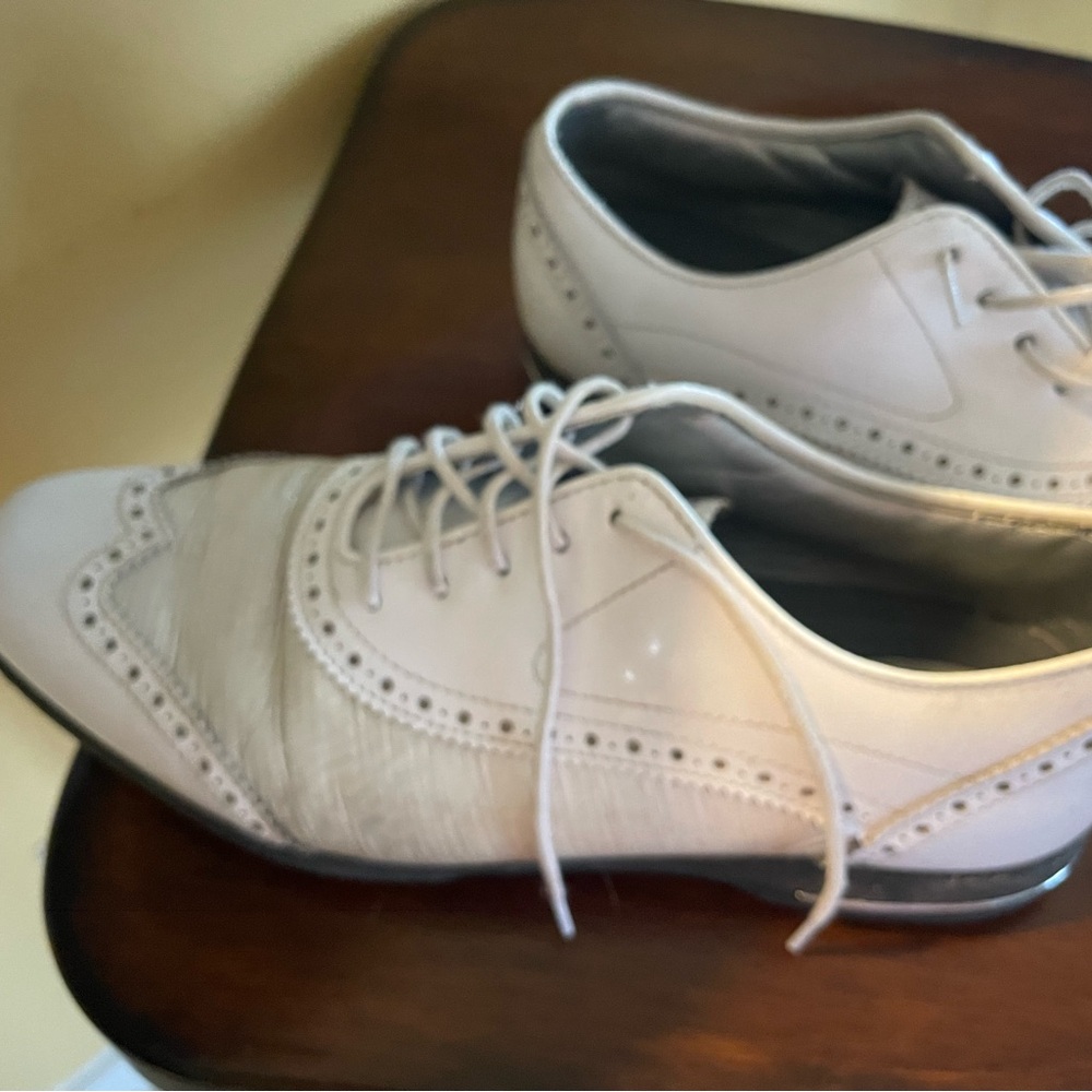 Classic White Brogue women’s golf shoes